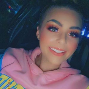 Meet your Posher, Ms.polaroid